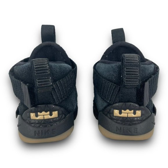 Nike LeBron Soldier 11 Sneakers 918367-007 Low Top Slip On Black Gum Toddler 4 - Picture 6 of 9